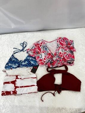 Lot Bundle Swimwear 4 Pc. Bikini Top Bathing suit Size Small Multicolor